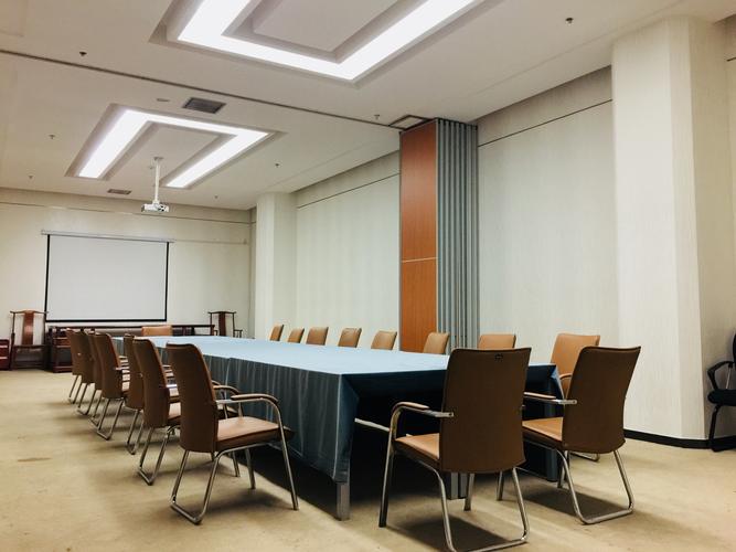 多维赋能 李雅楠公司的业务版图与协同之道